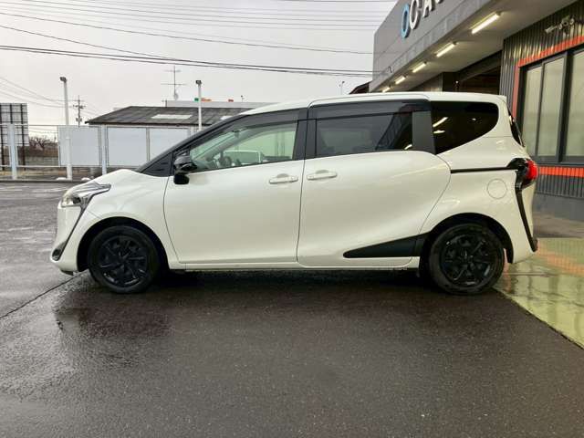 TOYOTA SIENTA HYBRID 2022 Image 31