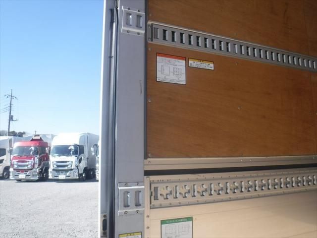 ISUZU FORWARD 2018 Image 31