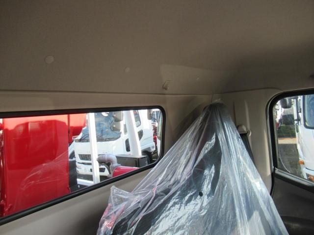 MITSUBISHI CANTER 2025 Image 31