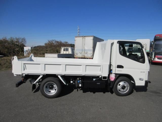 MITSUBISHI CANTER 2025 Image 31