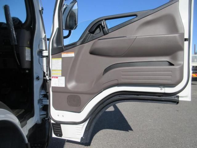 MITSUBISHI CANTER 2025 Image 31