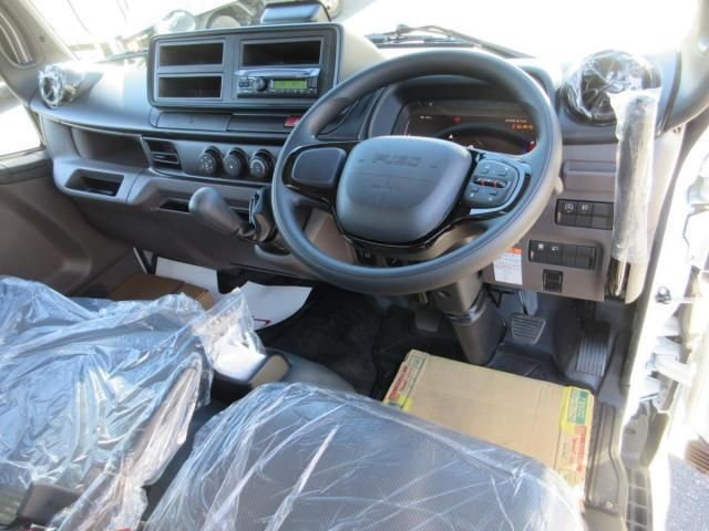 MITSUBISHI CANTER 2025 Image 31