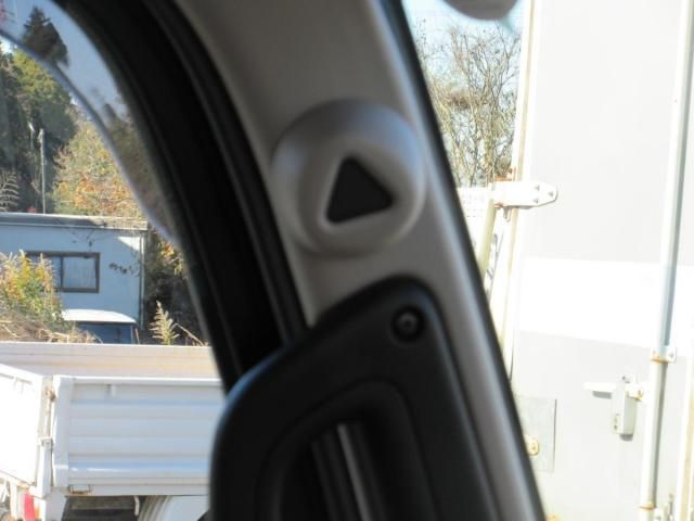 MITSUBISHI CANTER 2025 Image 31