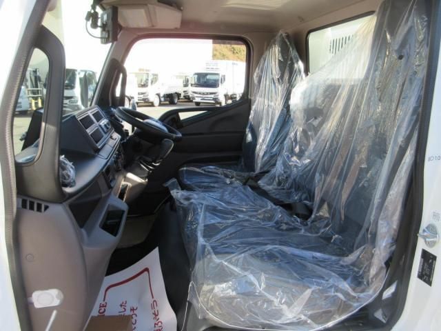 MITSUBISHI CANTER 2025 Image 31