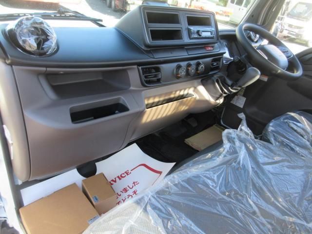 MITSUBISHI CANTER 2025 Image 31