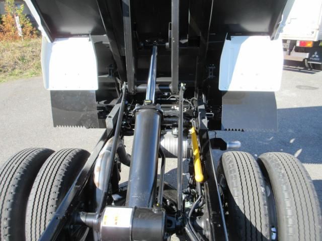 MITSUBISHI CANTER 2025 Image 31