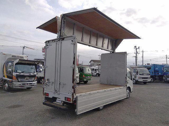 HINO DUTRO 2004 Image 31