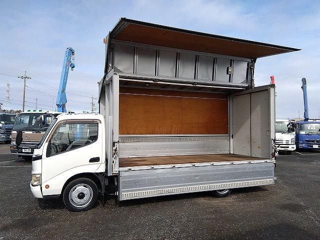 HINO DUTRO 2004 Image 31