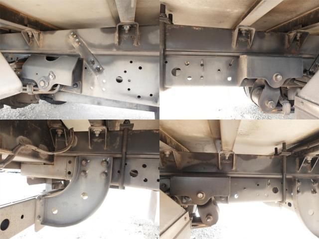 HINO DUTRO 2011 Image 31