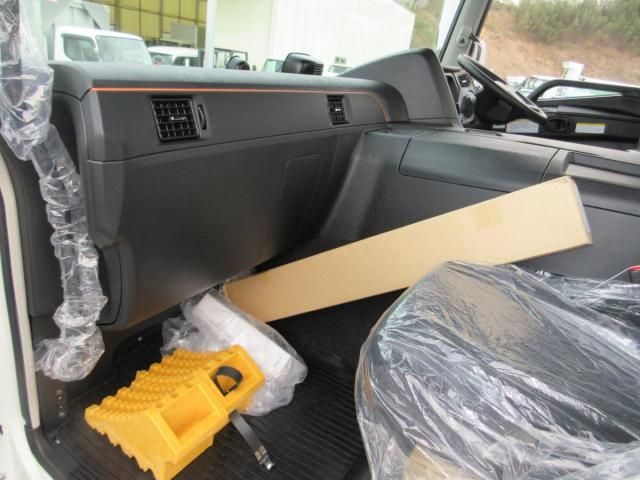 MITSUBISHI FUSOU SUPER GREAT 2025 Image 31