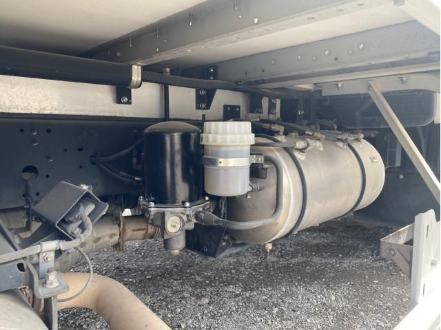 MITSUBISHI FUSOU FIGHTER 2017 Image 31