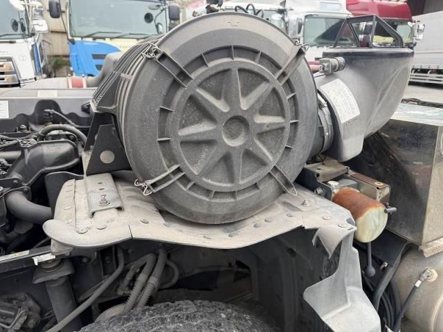 NISSAN DIESEL QUON 2017 Image 31