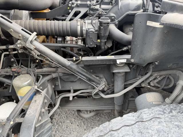 NISSAN DIESEL QUON 2017 Image 31