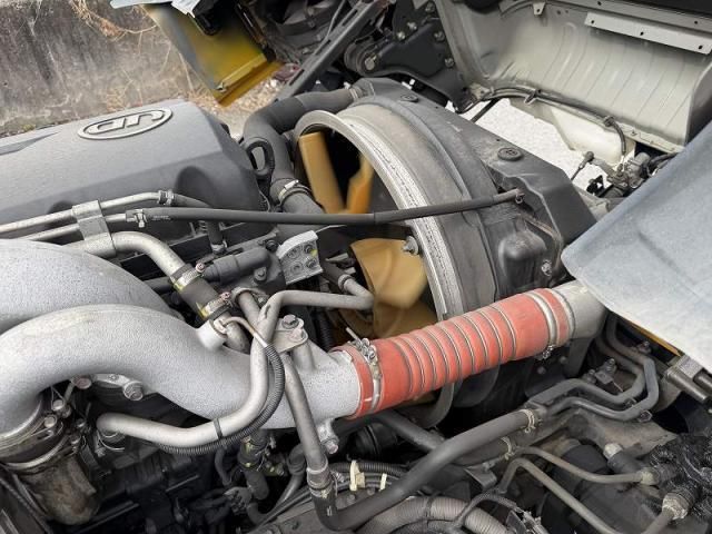 NISSAN DIESEL QUON 2017 Image 31