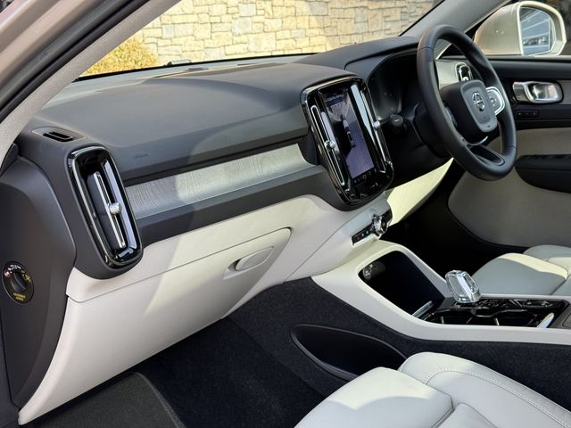 VOLVO XC40 2023 Image 31