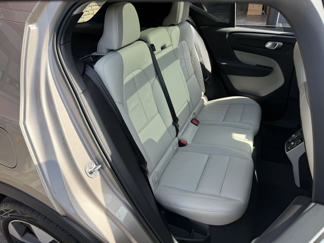 VOLVO XC40 2023 Image 31