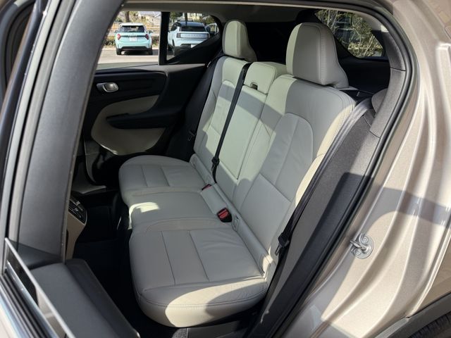 VOLVO XC40 2023 Image 31