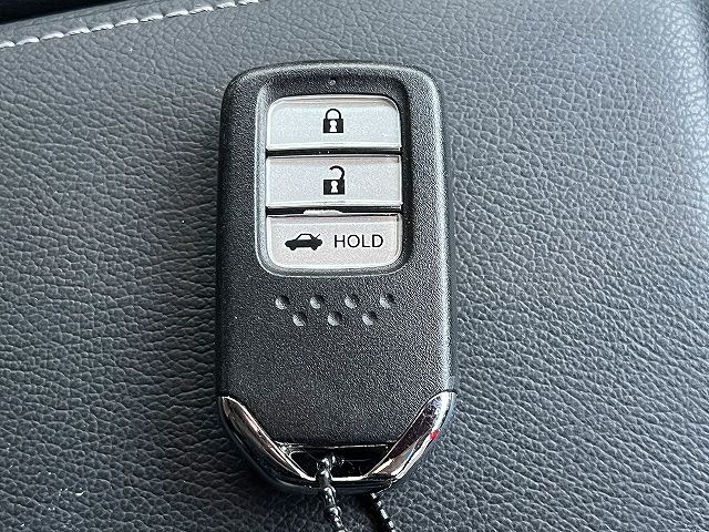 HONDA INSIGHT SEDAN 2019 Image 31