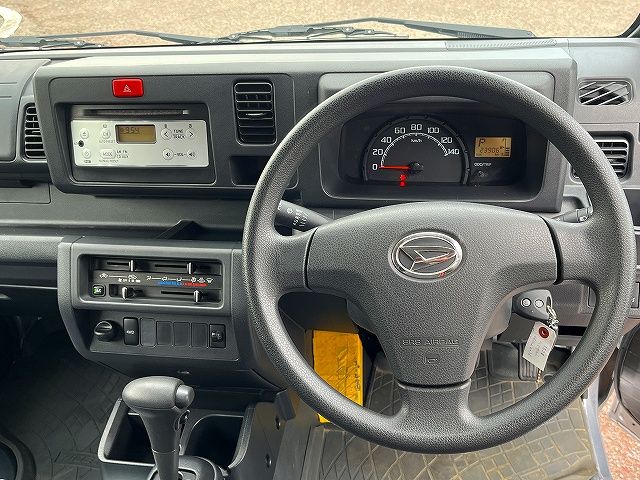 DAIHATSU HIJET TRUCK 4WD 2016 Image 31