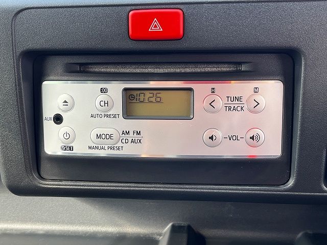 DAIHATSU HIJET TRUCK 4WD 2016 Image 31