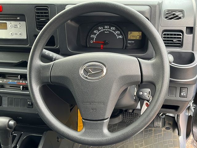 DAIHATSU HIJET TRUCK 4WD 2016 Image 31