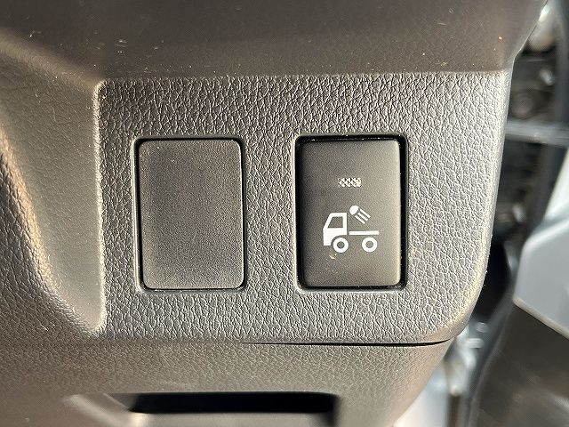 DAIHATSU HIJET TRUCK 4WD 2016 Image 31