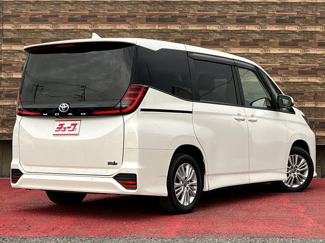 TOYOTA NOAH HYBRID 2023 Image 31
