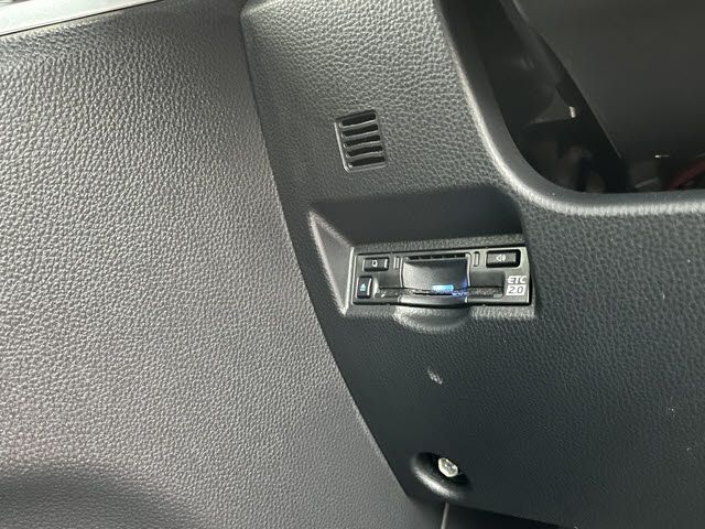 TOYOTA NOAH HYBRID 2023 Image 31