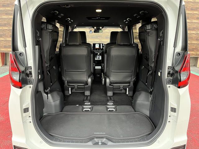 TOYOTA NOAH HYBRID 2023 Image 31