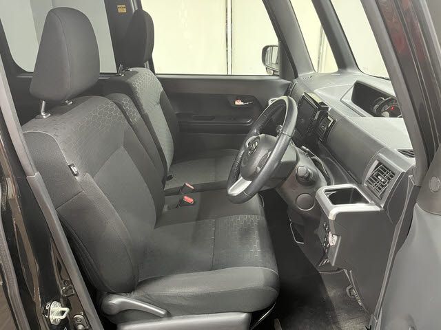 DAIHATSU WAKE 2018 Image 31