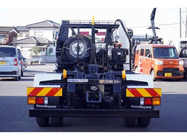 MITSUBISHI FUSOU FIGHTER 2024 Image 31