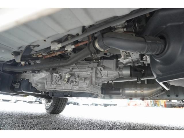 TOYOTA HIACE VAN 1.25T 2WD 2016 Image 31