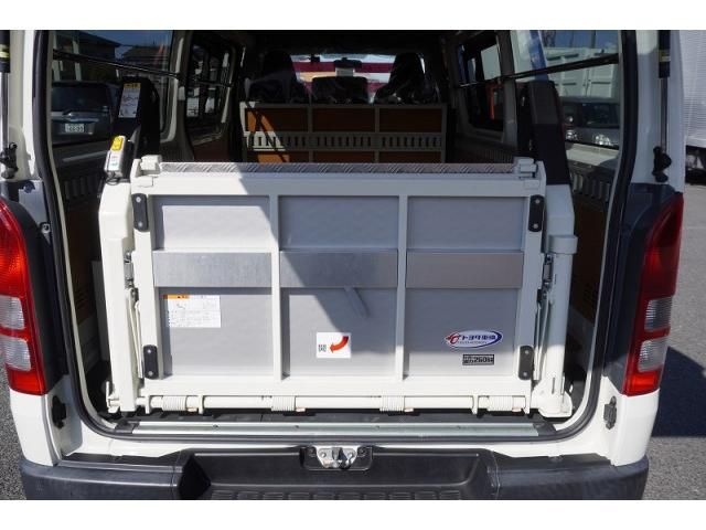 TOYOTA HIACE VAN 1.25T 2WD 2015 Image 31