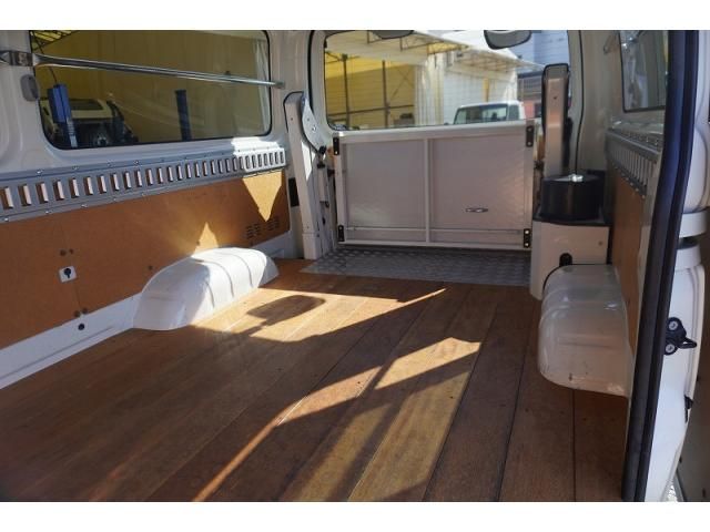 TOYOTA HIACE VAN 1.25T 2WD 2015 Image 31