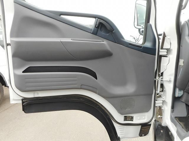 MITSUBISHI CANTER 2014 Image 31