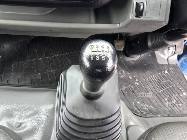 HINO DUTRO 2015 Image 31