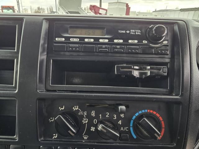 HINO DUTRO 2015 Image 31