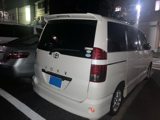 TOYOTA VOXY 2005 Image 31
