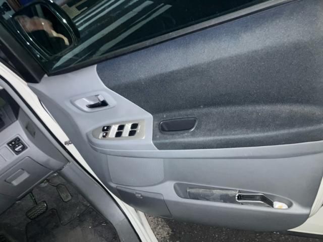 TOYOTA VOXY 2005 Image 31