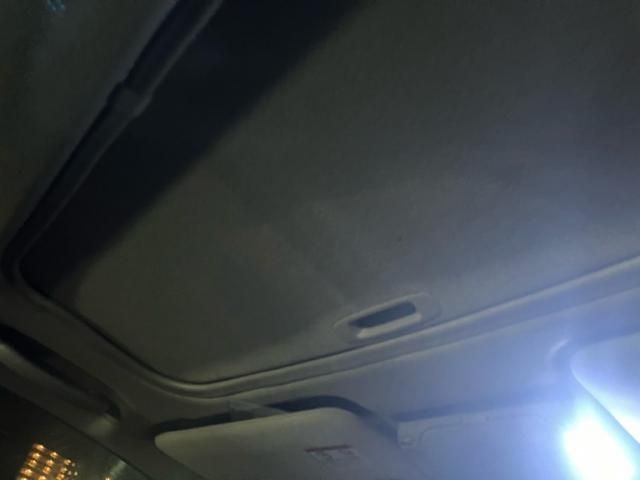 TOYOTA VOXY 2005 Image 31