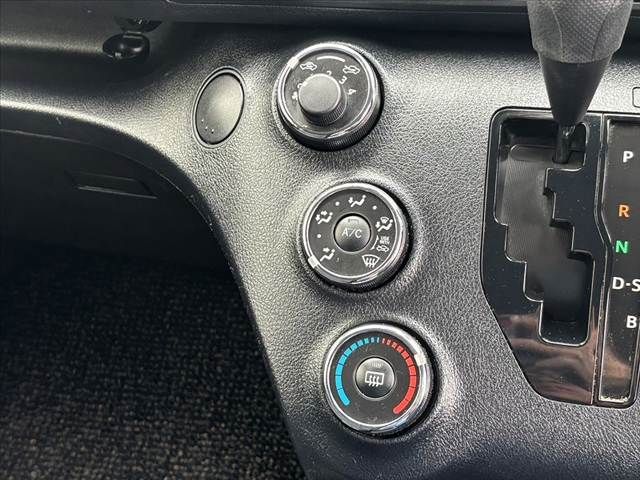 TOYOTA SIENTA 2016 Image 31