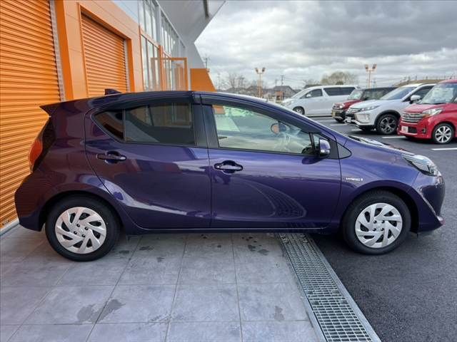 TOYOTA AQUA 2017 Image 31