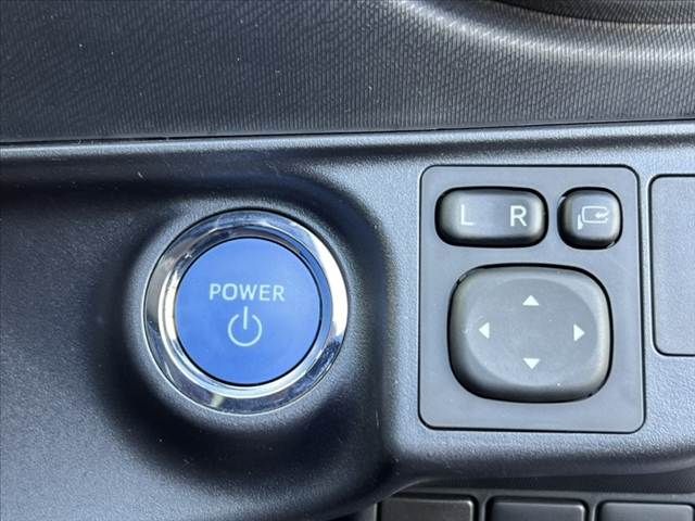 TOYOTA AQUA 2017 Image 31