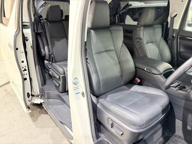 TOYOTA ALPHARD HYBRID 4WD 2019 Image 31