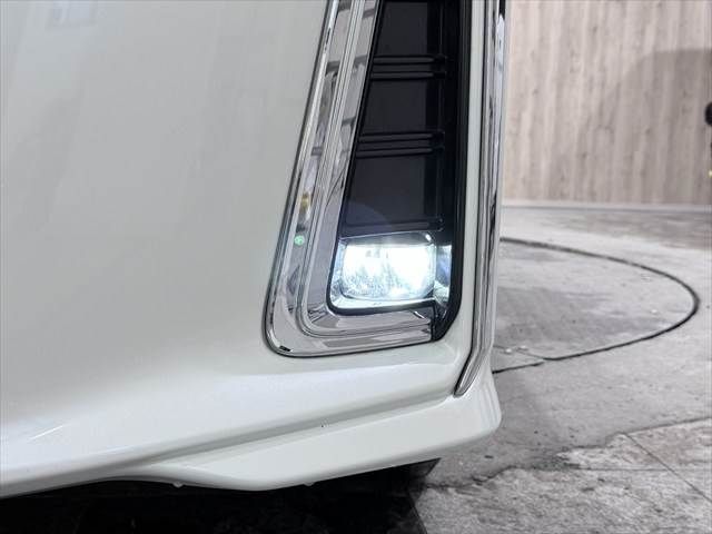 TOYOTA ALPHARD HYBRID 4WD 2019 Image 31