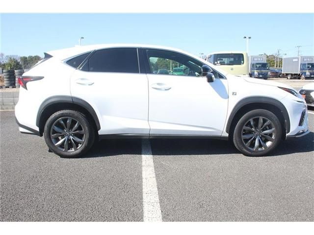 TOYOTA LEXUS NX300 2017 Image 31