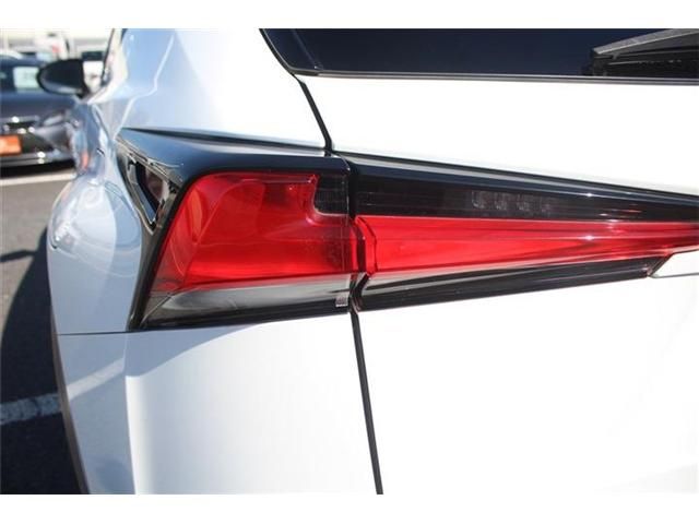 TOYOTA LEXUS NX300 2017 Image 31