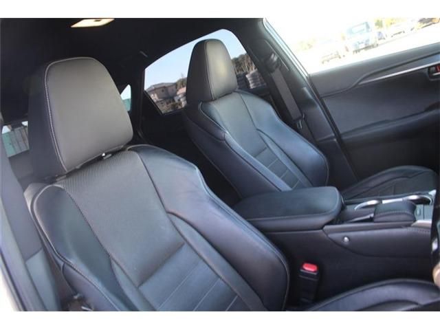 TOYOTA LEXUS NX300 2017 Image 31