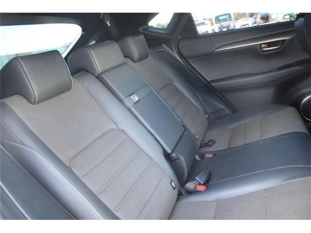 TOYOTA LEXUS NX300 2017 Image 31