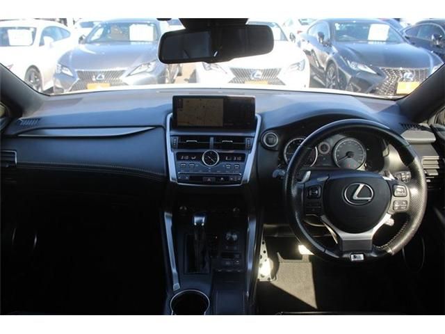 TOYOTA LEXUS NX300 2017 Image 31